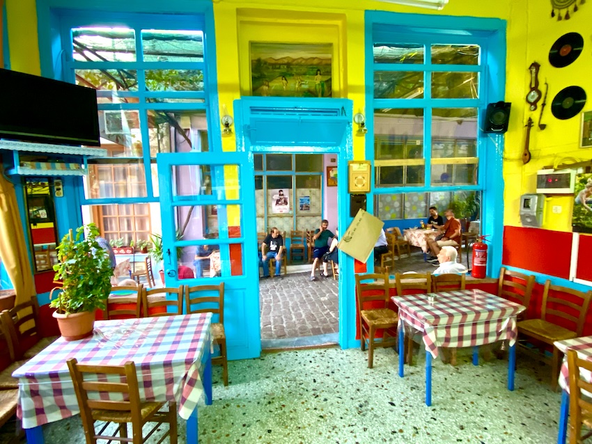 Kafeneion in Agiassous